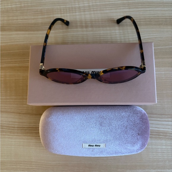 Miu Miu Sunglasses - Picture 3 of 6